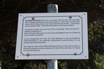 Die erste Gedenktafel in der Kamenzer Straße 10/12 (GfZL / Lena Weber, 2022)