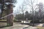 Gedenksäule am Ehrenhain (GfZL / Lena Weber, 2022)