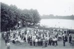 Befreite französische Zwangsarbeiter am Haus Auensee, Frühjahr 1945 (Lecomte / GfZL)
